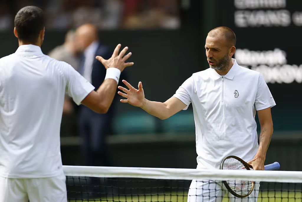 英国网球队轻取美国网球队，费德勒制霸全场