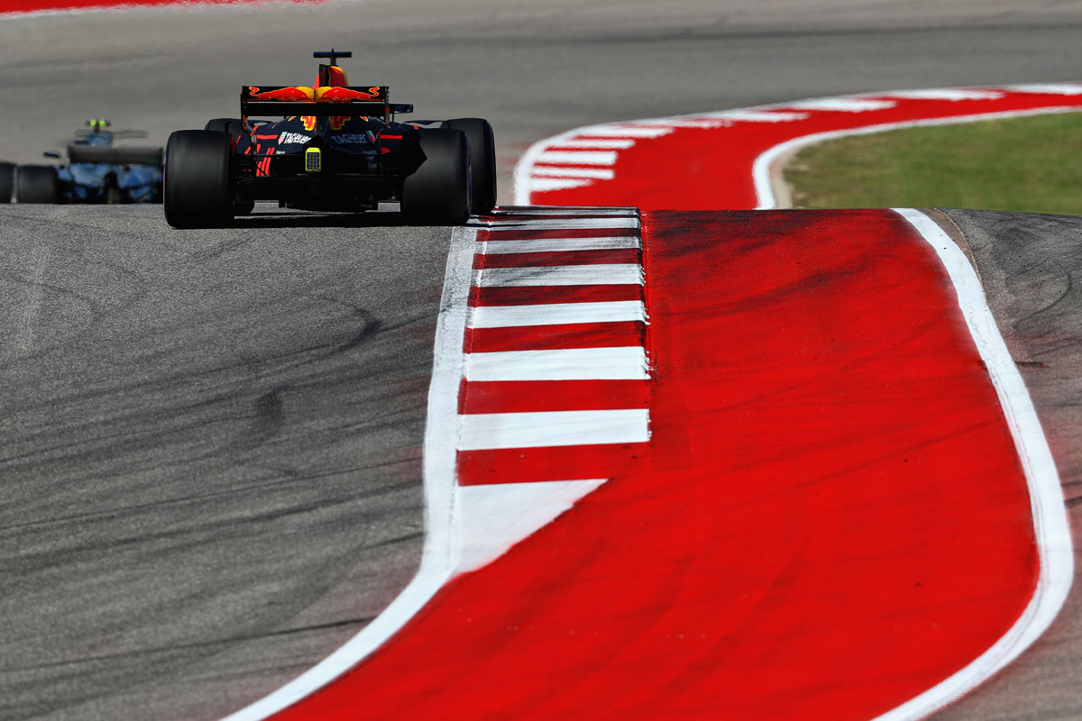 梅赛德斯逆转阿斯顿马丁,塞恩斯关键制胜 梅赛德斯逆转阿斯顿马丁,塞恩斯关键制胜