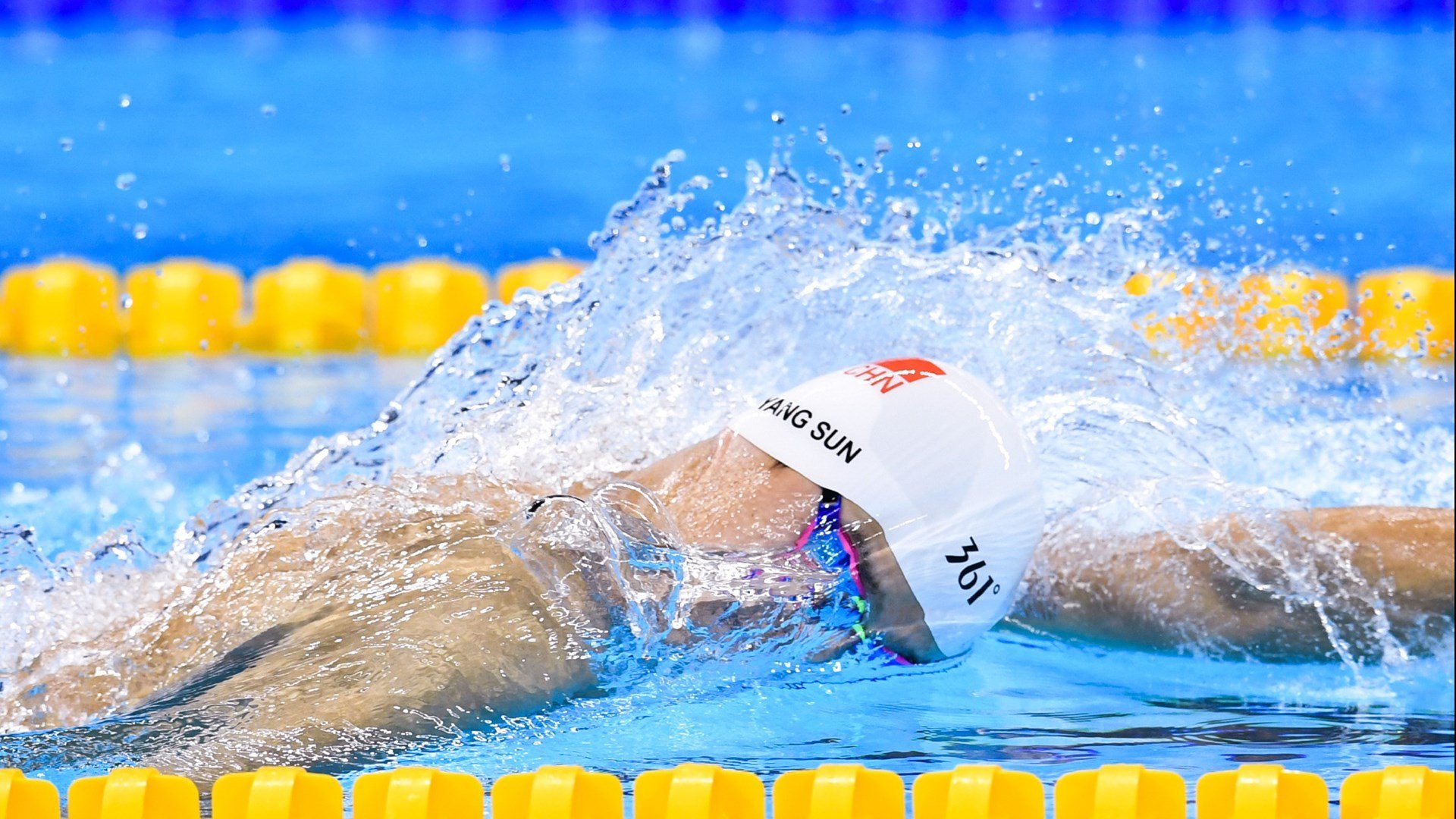 欧冠淘汰赛之夜,范弗利特末节接管比赛