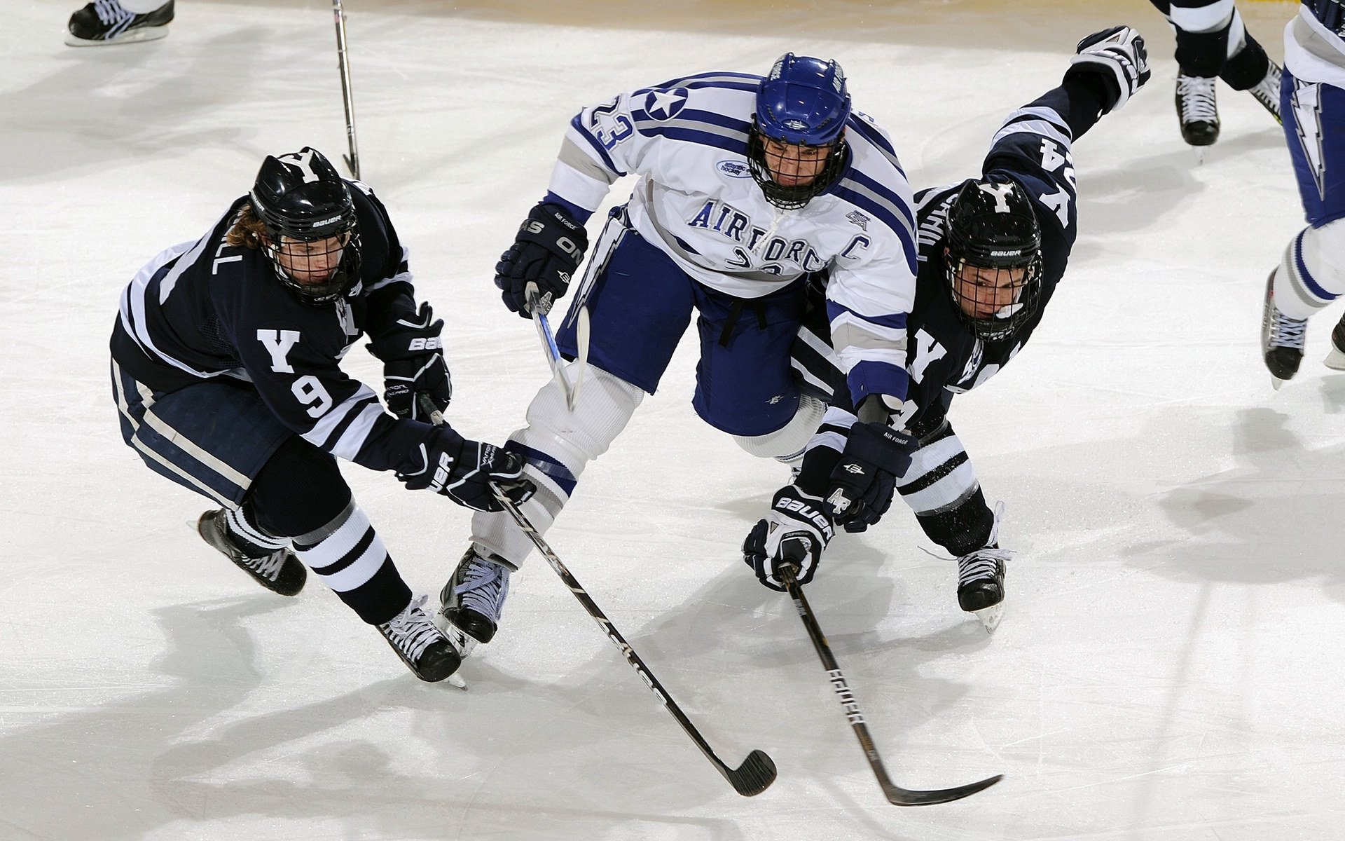 当圣西罗的南风拂过伯纳乌,奥亚尔萨瓦尔在国家德比中,如何演绎一场AC米兰式的洪都拉斯奇迹